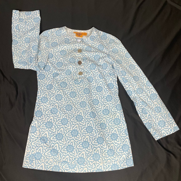 Tory Burch Tops - Tory Burch,women 1/4 button tunic blouse..size 6